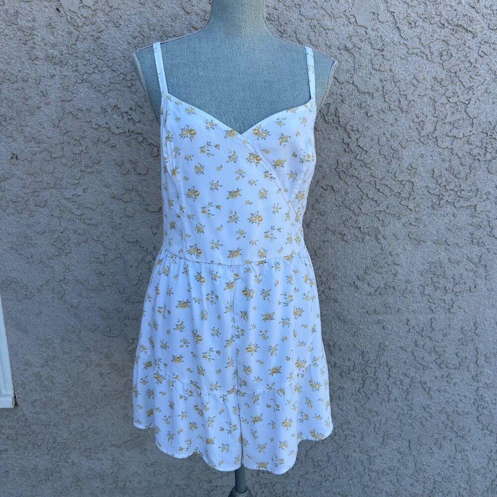 Hollister Dainty Floral Print Ruffle Romper Flowy Coquette Girl - Size Large